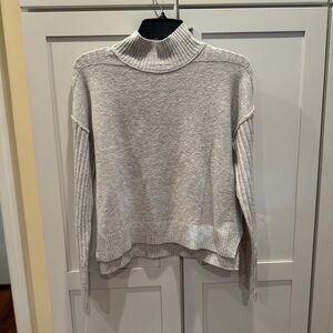SO Women's Light Gray XS Sweater - 15% off bundles of 2 or more !!!!